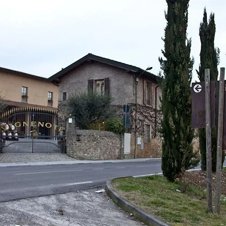 Borgo Santa Giulia مزرعة للإقامة كورتي فرانكا